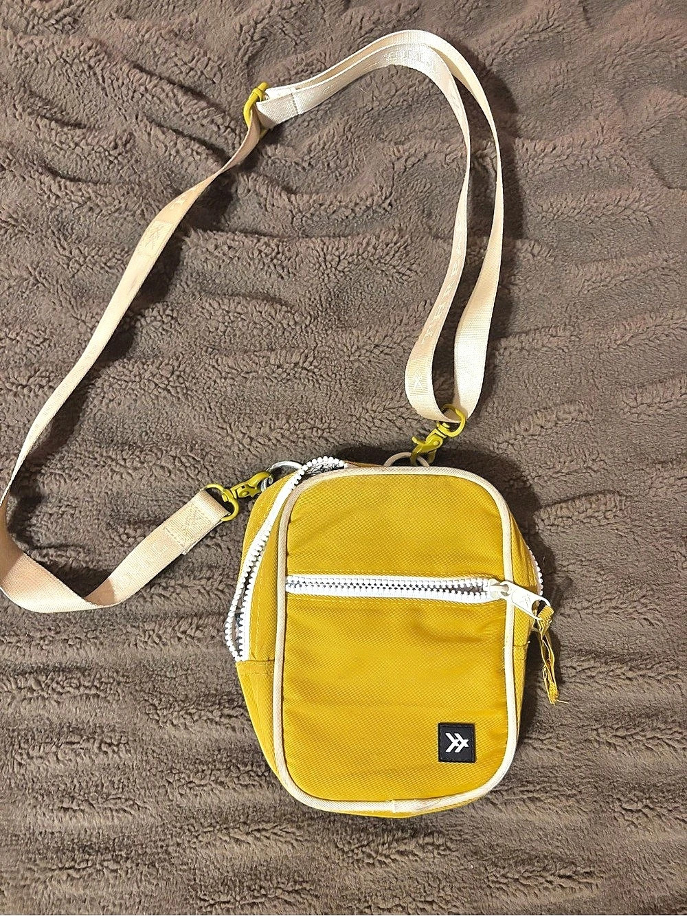 Thirty-One Crossbody Bag in Yellow & White